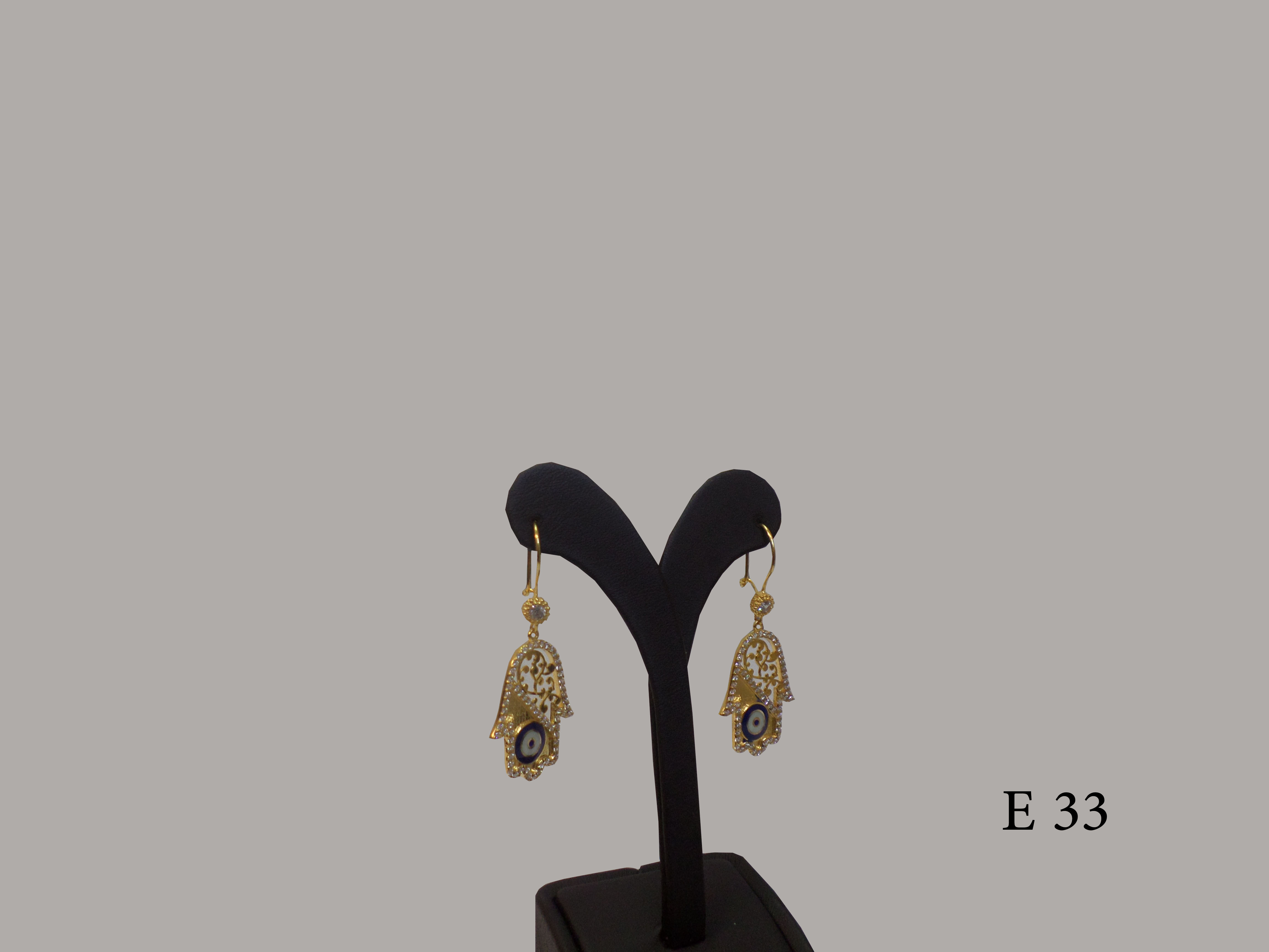 E 33