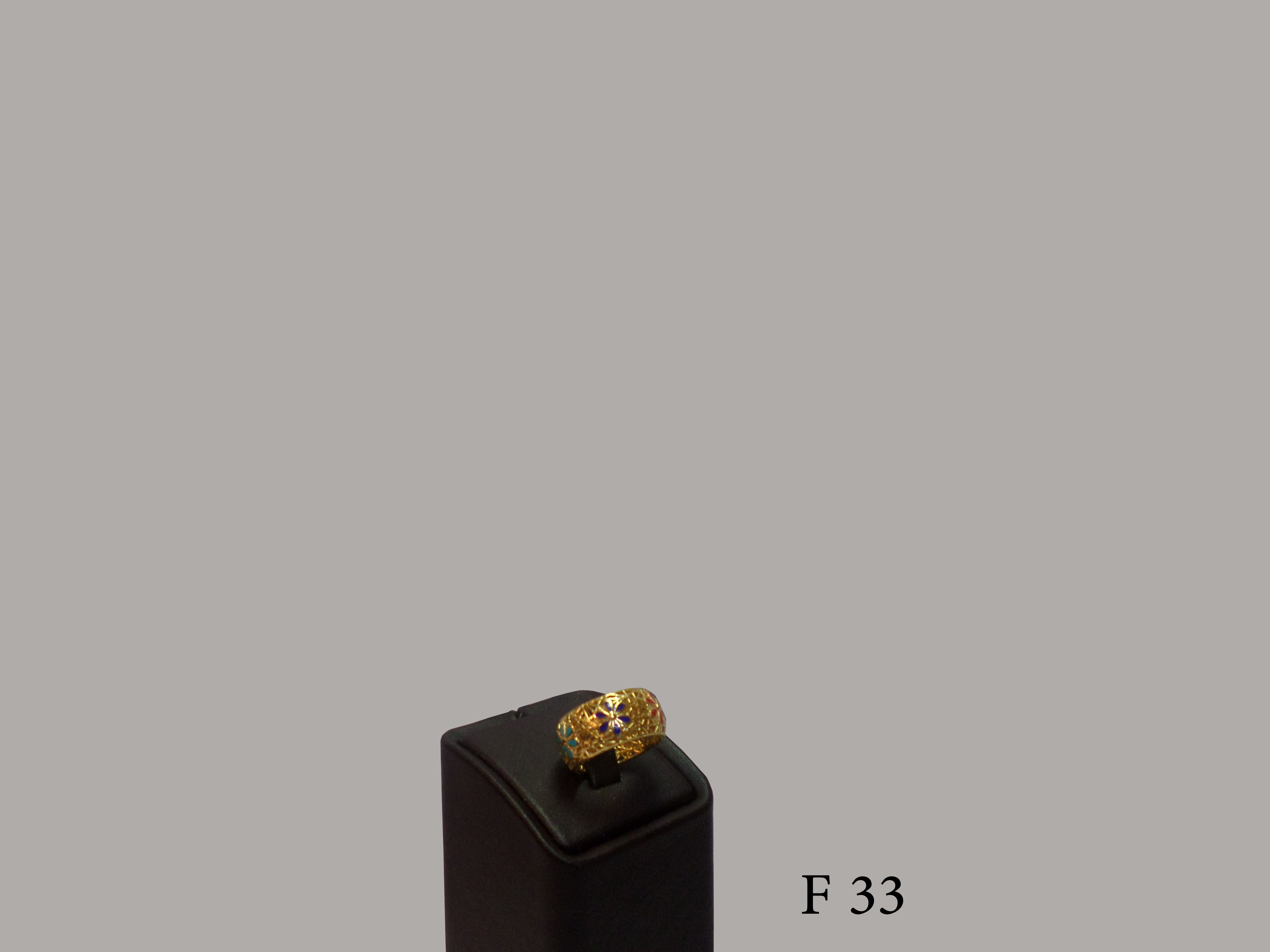 F 33.